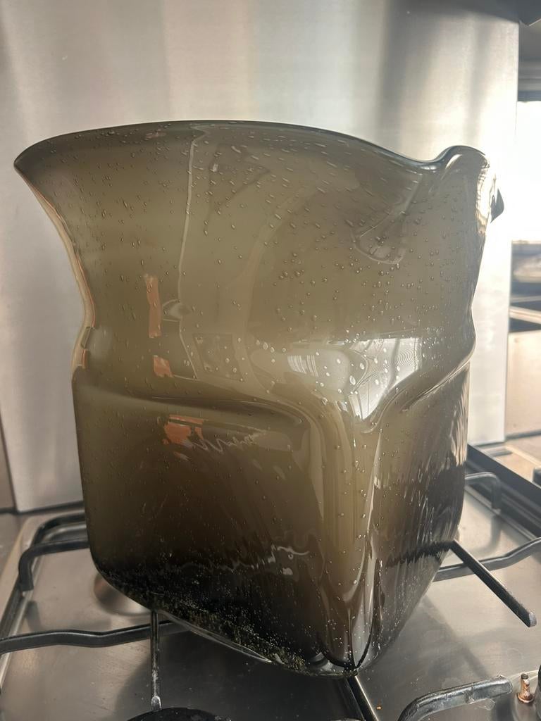 glaskunst design asymetrische  pot/ vaas, Huis en Inrichting, Woonaccessoires | Vazen, Ophalen, Overige kleuren, Minder dan 50 cm