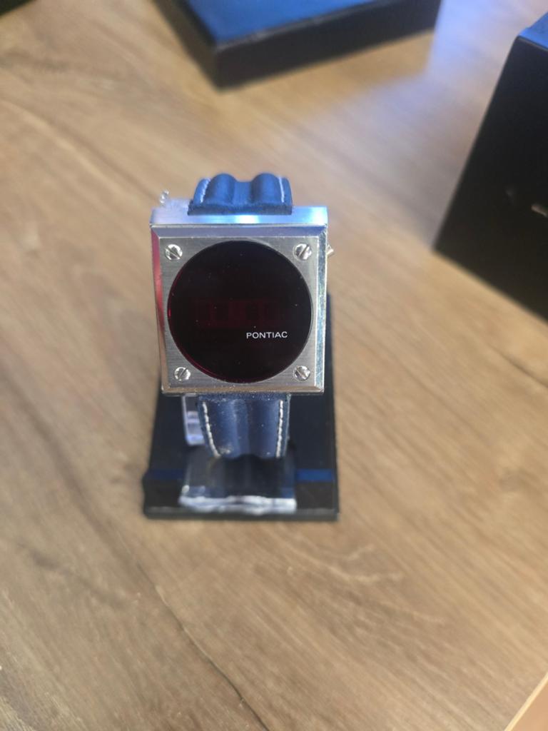 Pontiac International LED horloge - Vintage, Overige merken, Leer, Staal, Polshorloge