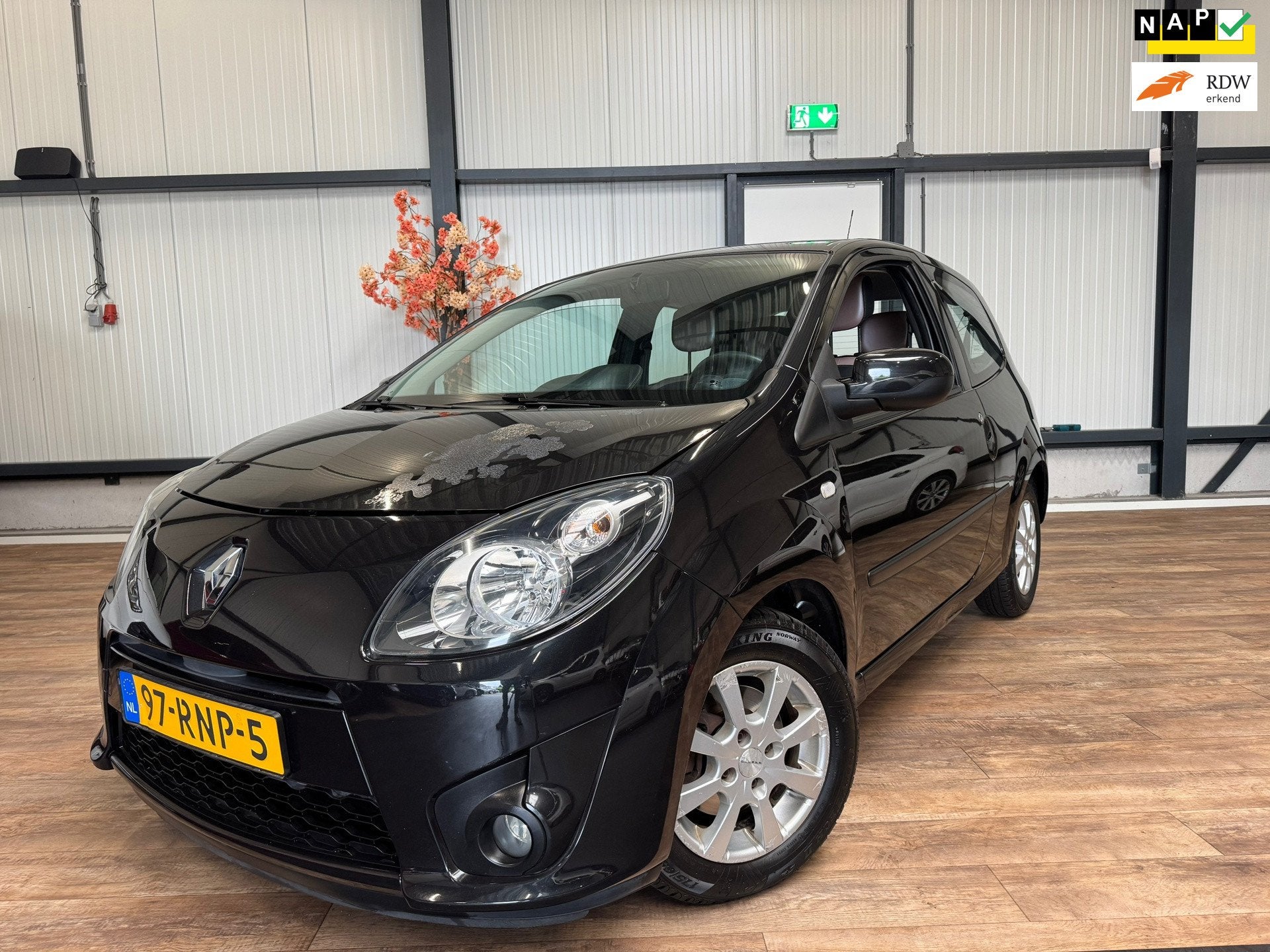 Renault Twingo 1.2-16V Miss Sixty / airco / eerste eigenaar, Twingo, Gebruikt, Zwart, 4 cilinders
