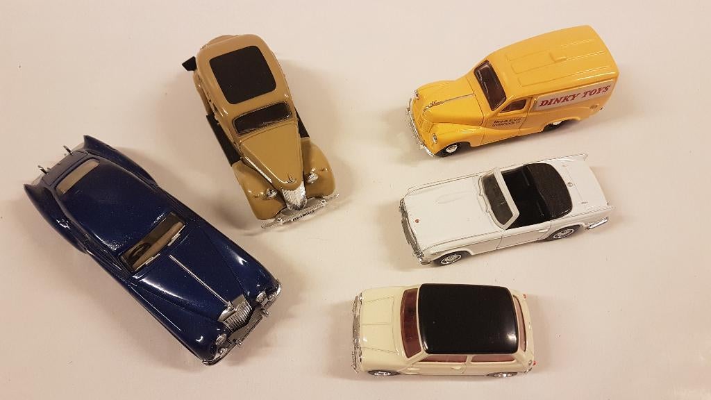 5 x Dinky Toys nieuwstaat., Hobby en Vrije tijd, Modelauto's | 1:43, Ophalen of Verzenden, Nieuw, Auto, Dinky Toys