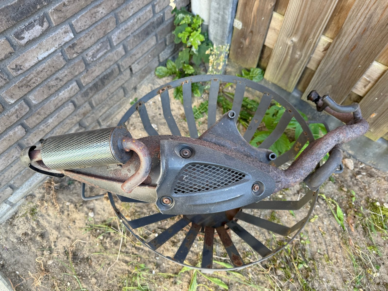 VERKOCHT - Originele uitlaat voor Gilera Runner SP/RST, Verzenden, Gebruikt, Uitlaat