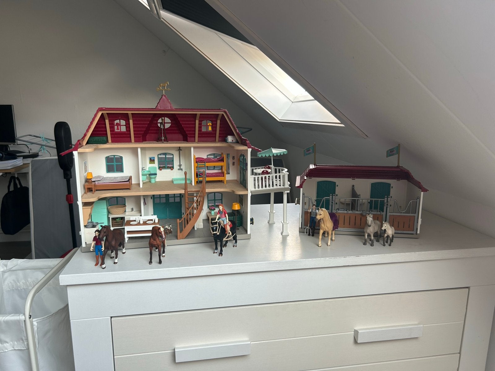 Schleich Paardenboerderij Lakeside (42551) + extra's, Ophalen of Verzenden, Zo goed als nieuw, Jongen of Meisje