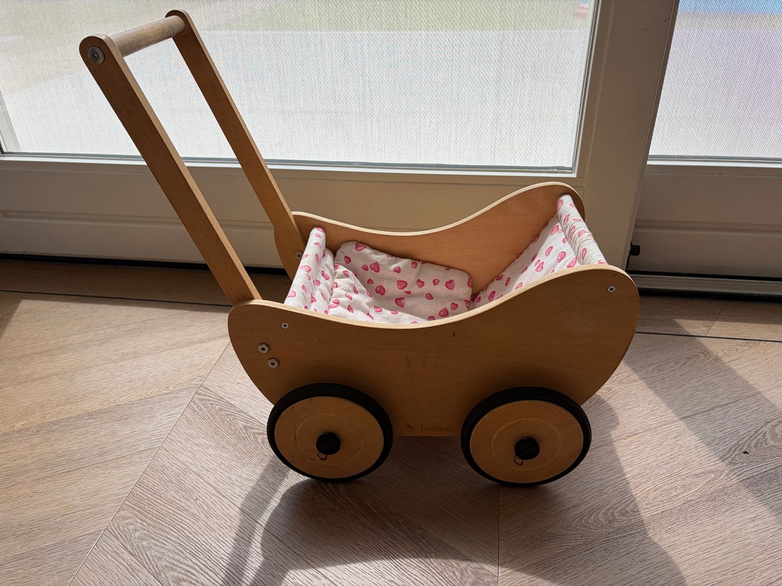 Pinolino Houten Poppenwagen met Hartjes Patroon, Kinderen en Baby's, Speelgoed | Poppen, Ophalen, Gebruikt, Overige typen