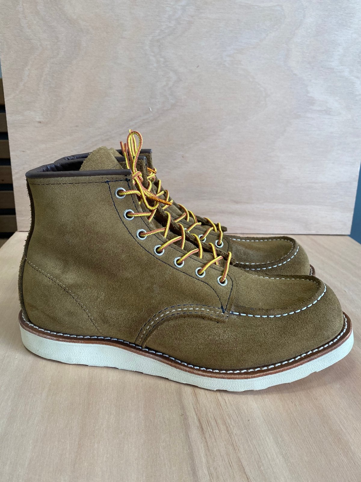 Red Wing 8881 moc toe olive mohave roughout US10,5D/44, Kleding | Heren, Schoenen, Bruin, Boots, Ophalen of Verzenden, Zo goed als nieuw