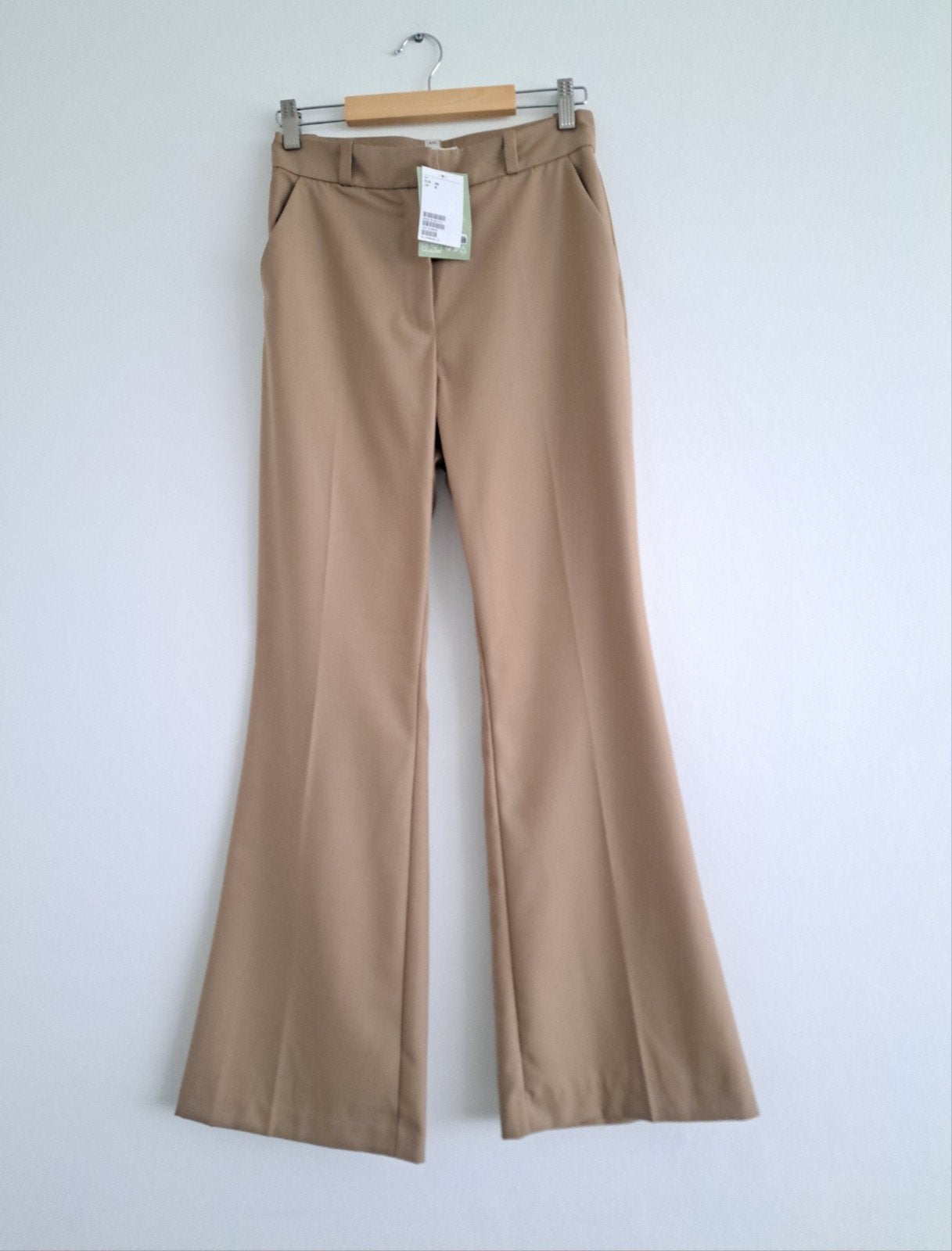 H&M Beige Flared broek 36/S Nieuw met kaartjes, Beige, Nieuw, Ophalen of Verzenden, Maat 36 (S)