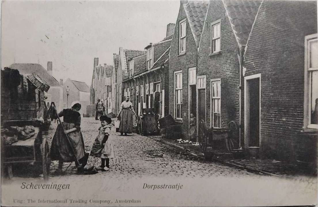 Scheveningen (Zuid-Holland) 1903 Dorpsstraatje Klederdracht, Ophalen of Verzenden, Voor 1920, Gelopen, Zuid-Holland