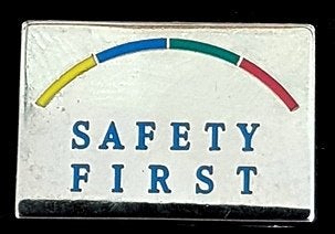 Mercedes-Benz Safety First pin, Verzenden, Nieuw, Transport, Speldje of Pin