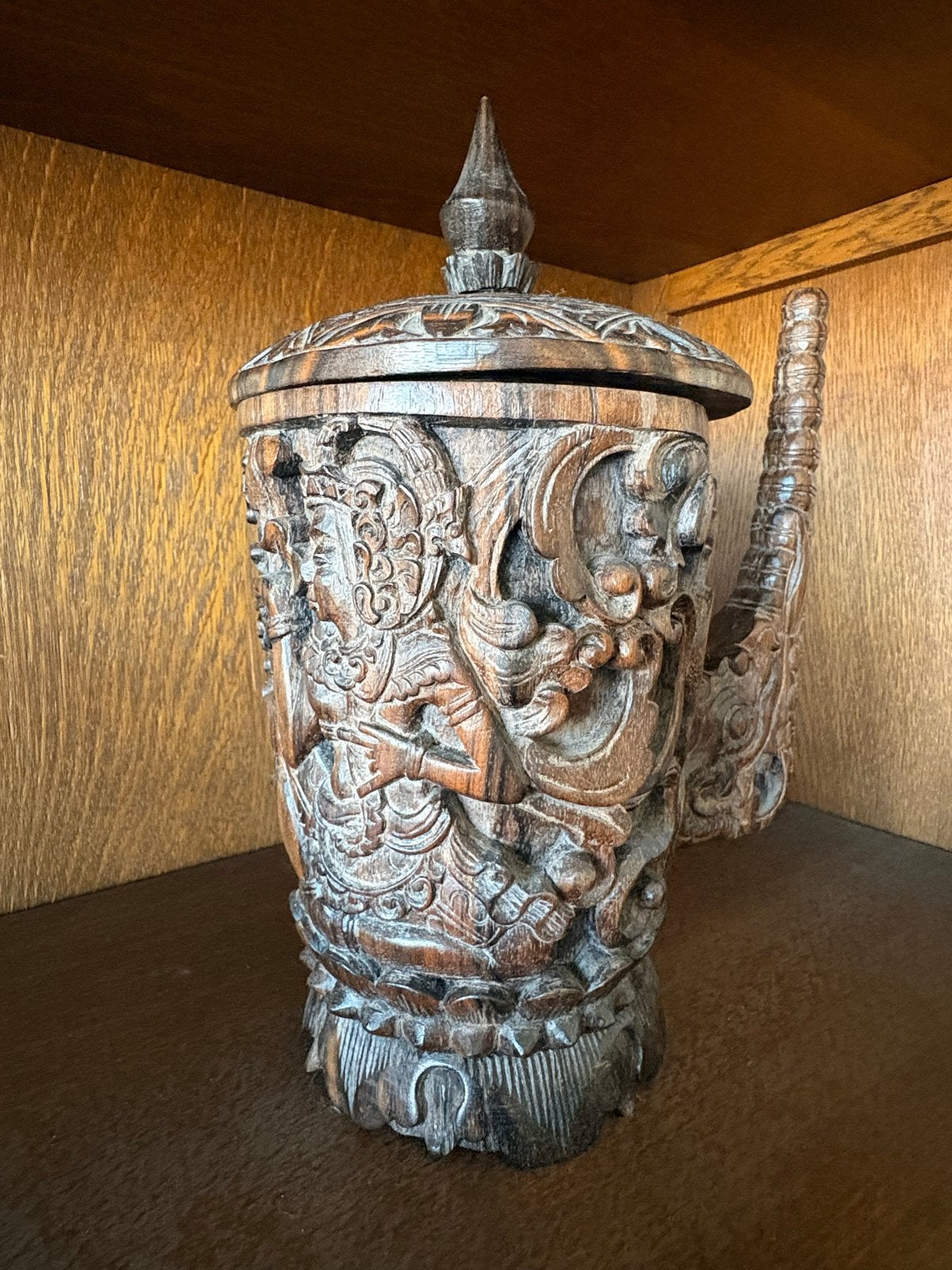 Antieke Balinese Houtsnijwerk Beker met Deksel, Overige onderwerpen, Handgemaakt, 20 - 50 cm, Hout