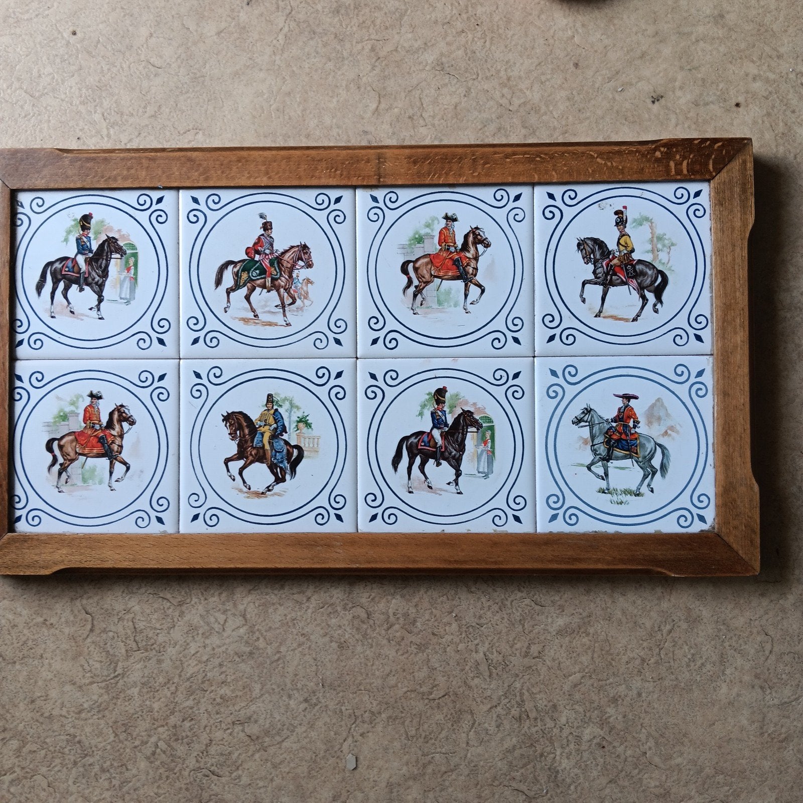 Vintage Tegeltableau met Ruiters - Handgeschilderd, Antiek en Kunst, Ophalen of Verzenden