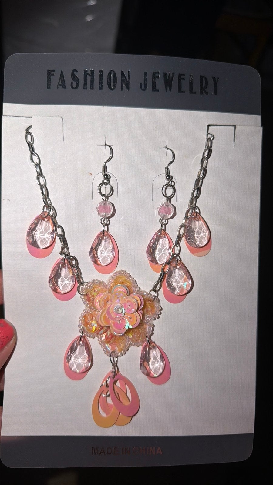 Mooie nieuwe setje oorbellen ketting roze goedkoop €7, Ophalen of Verzenden, Nieuw, Roze, Overige materialen