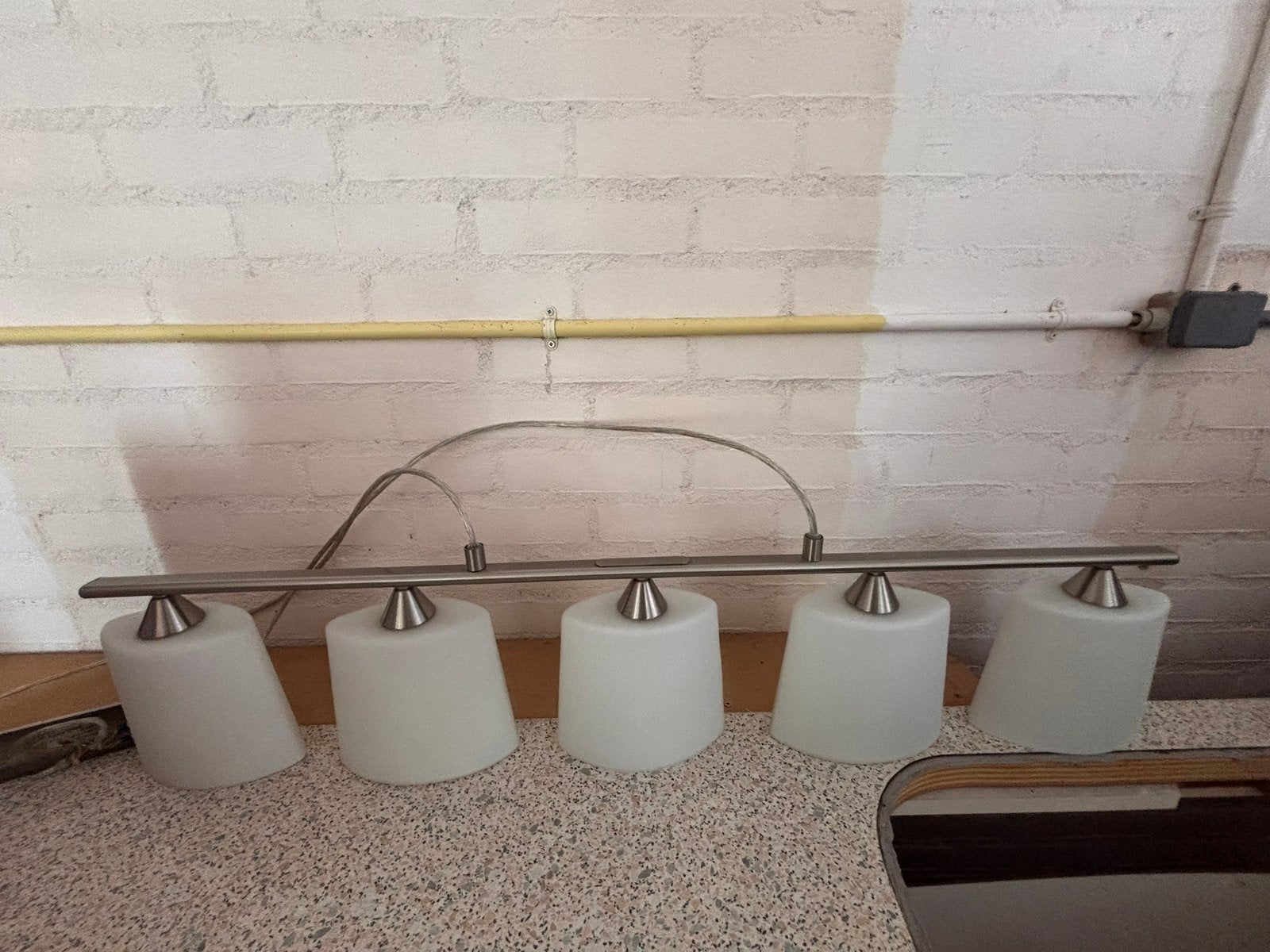 RVS hanglamp met 5 matglazen kapjes, Ophalen, Zo goed als nieuw