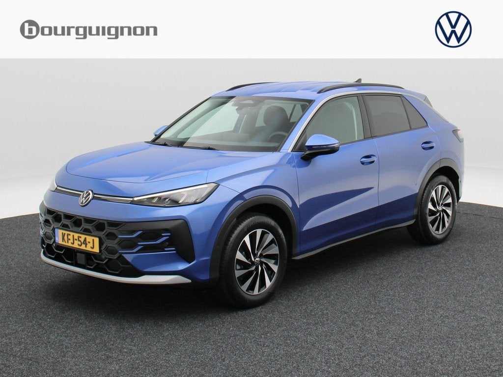 Volkswagen T-Roc 1.5 eTsi Life First Edition | Trekhaak | St, Auto's, 1498 cc, Euro 6, 4 cilinders, Blauw