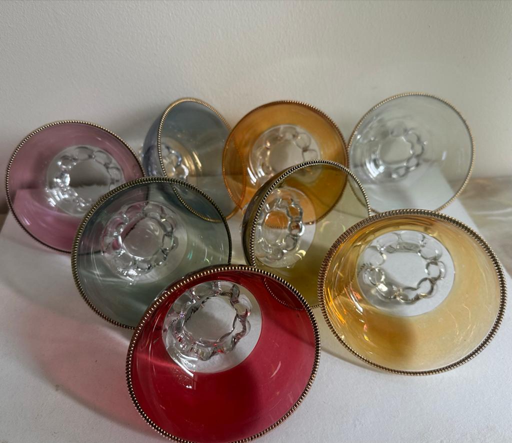 Set van 8 Vintage Gekleurde Glazen Kommen met Gouden Rand, Ophalen of Verzenden