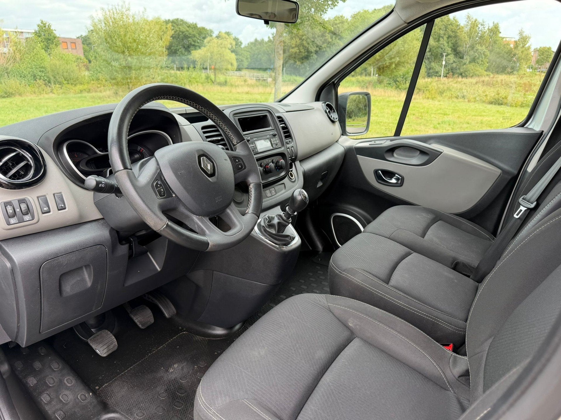 Renault Trafic Passenger 1.6 dCi Grand Authentique Energy |, Auto's, Voorwielaandrijving, Stof, Gebruikt, 2000 kg