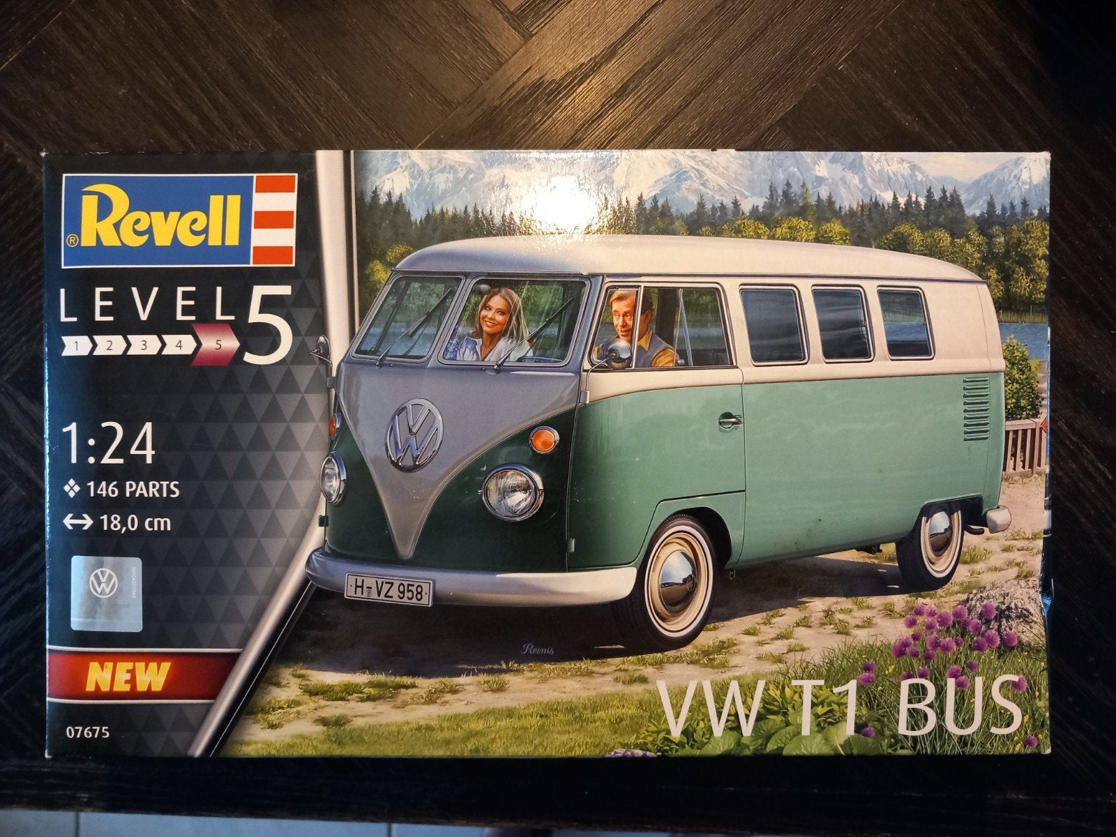 Revell VW T1 Bus Modelbouw Kit - Niveau 5, 1:24 Schaal, Hobby en Vrije tijd, Modelauto's | 1:24, ., Revell, Nieuw, Ophalen of Verzenden