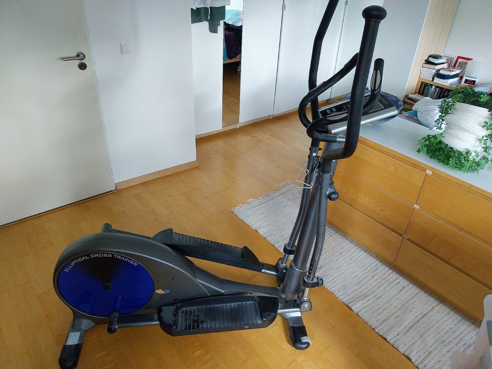 Crosstrainer Infiniti VG40. ZGAN, Ophalen, Zo goed als nieuw, Armen, Crosstrainer