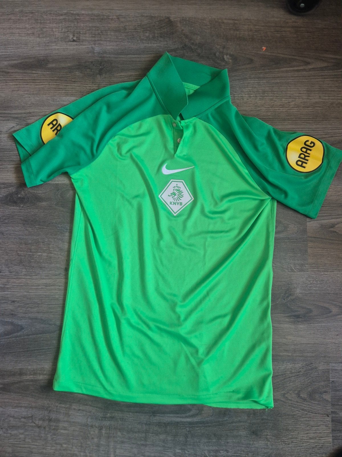 Knvb Nike scheidsrechterspolo maat M (valt als S), Ophalen of Verzenden, Shirt