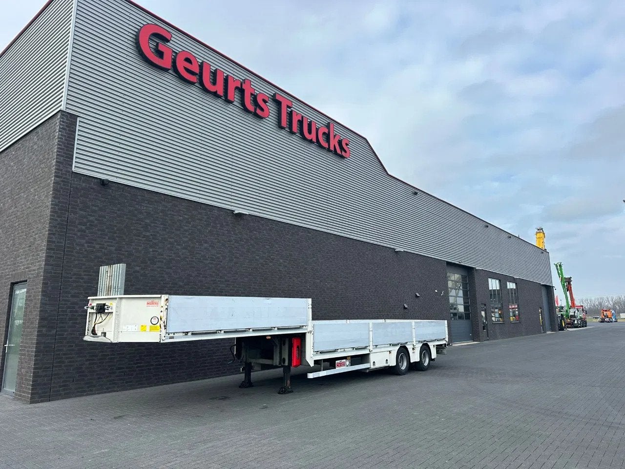 Noyens 2 ASSER SEMIE HYDRAULISCH GESTUURD (bj 2020), Auto's, Overige brandstoffen, Wit, Bedrijf, Aanhangers en Opleggers