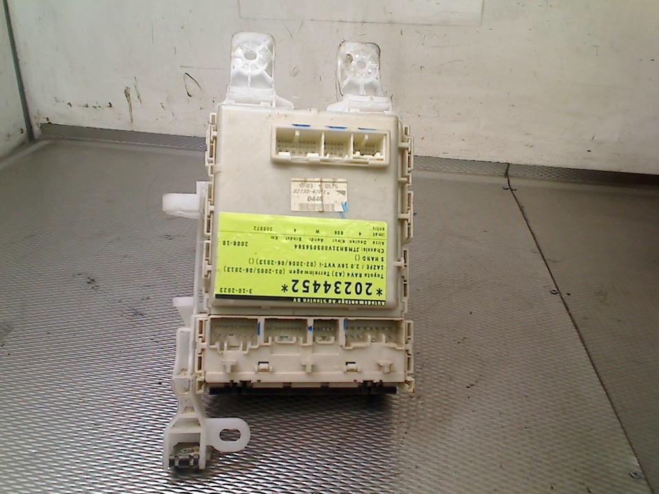 Zekeringkast Toyota RAV4 (A3) (2006-02/2013-06) 8273042011, Gebruikt, Kundenbetreuung@toyota.de, Toyota-Allee 2, Köln 50858, , Duitsland