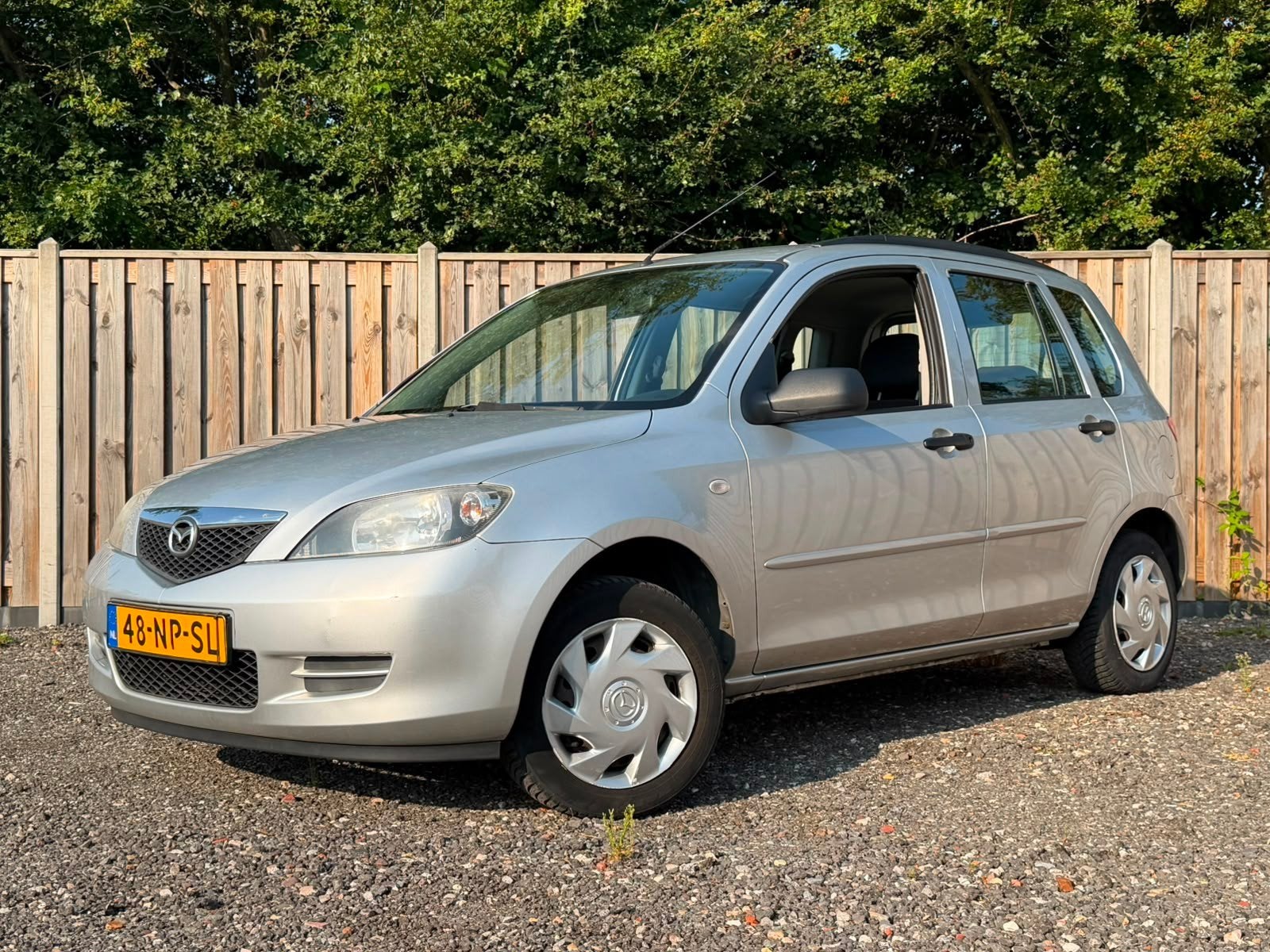 Mazda 2 1.2 16V 2004 Grijs, Voorwielaandrijving, 1025 kg, 4 cilinders, Origineel Nederlands