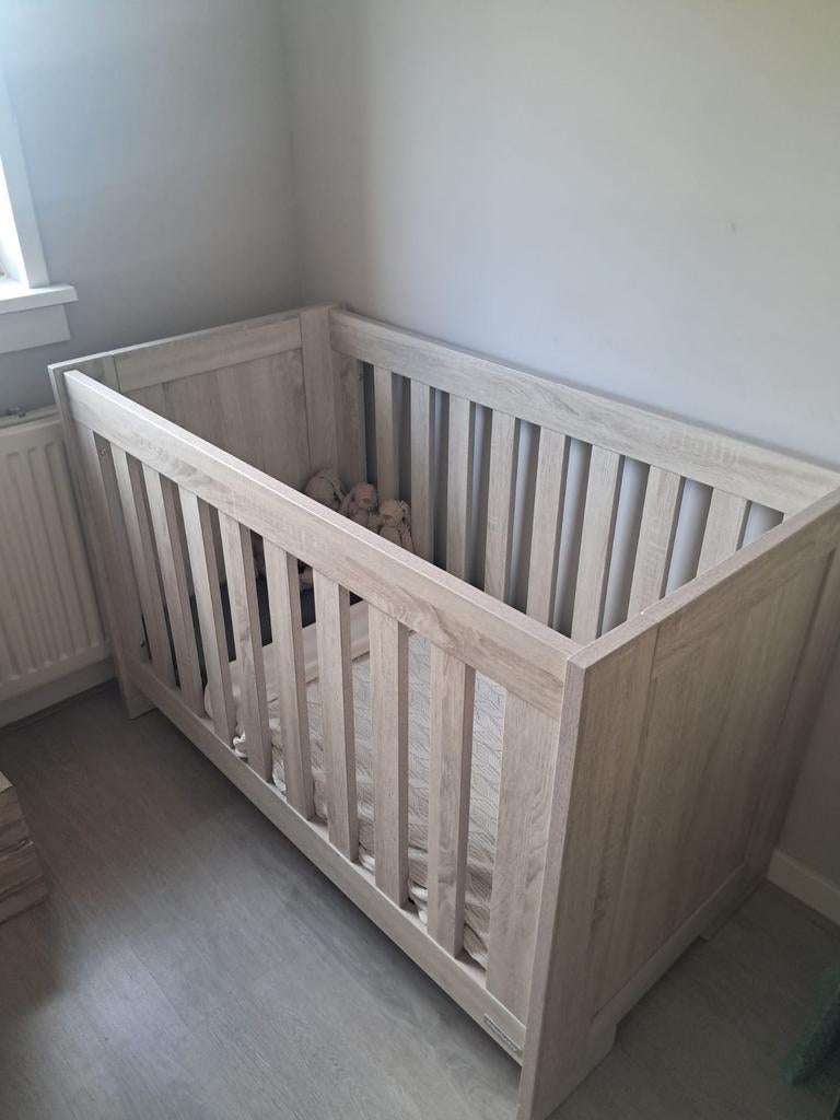 Interbaby Ledikant en Commode en kast- Zo goed als nieuw, Ophalen, 70 tot 85 cm, Zo goed als nieuw, Minder dan 140 cm