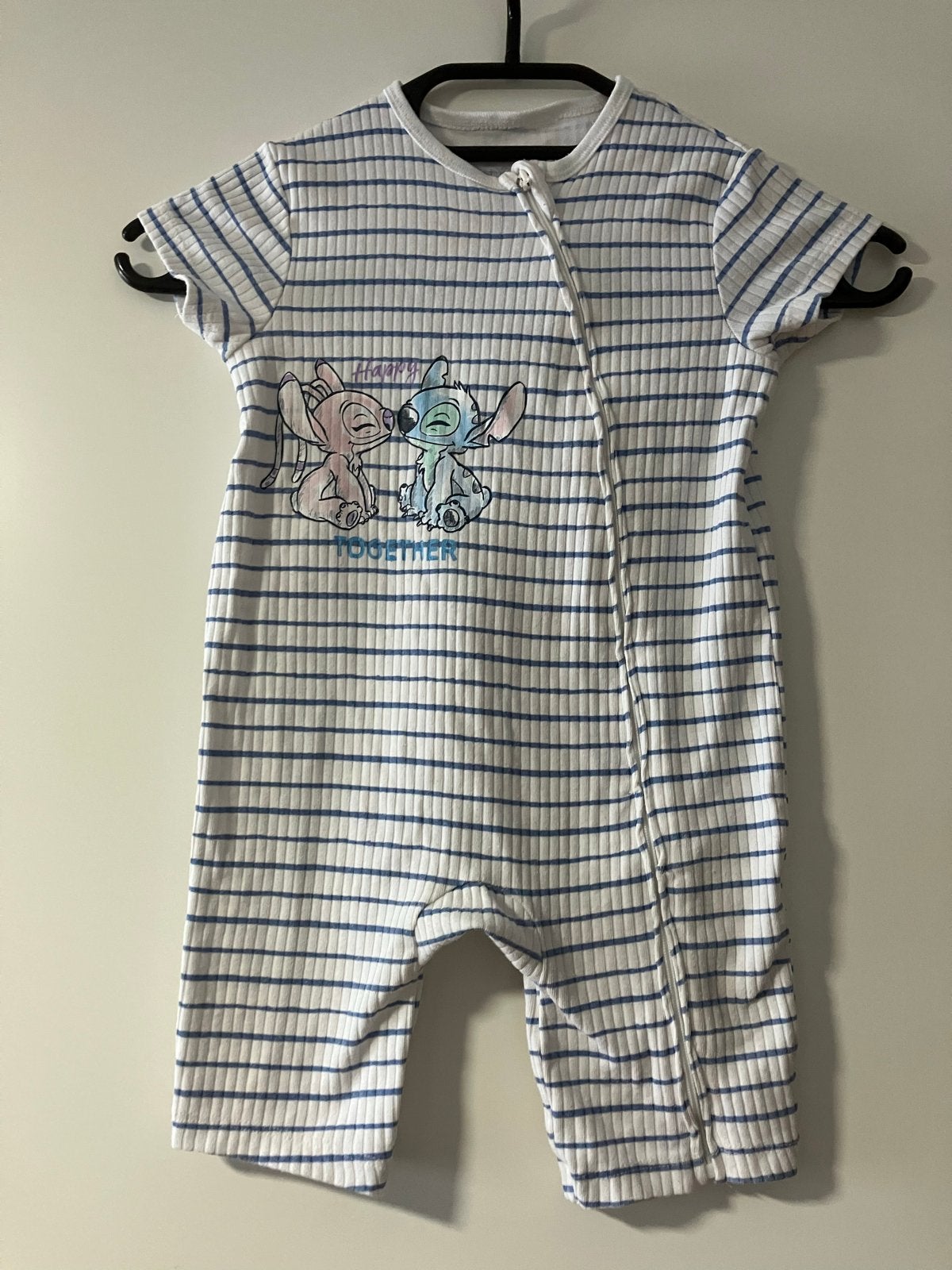 Schattige Stitch en Angel Romper Primark Baby maat 80, Ophalen of Verzenden, Zo goed als nieuw, Jongetje, Nacht- of Onderkleding
