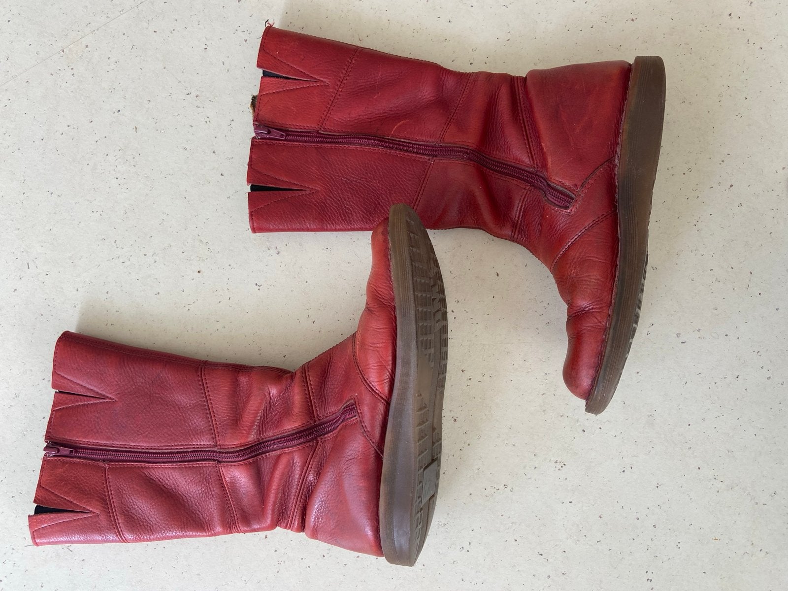 Exclusieve Dr Martens laarzen, donkerroodbruin, mt 39, Kleding | Dames, Schoenen, Ophalen of Verzenden, Zo goed als nieuw, Rood