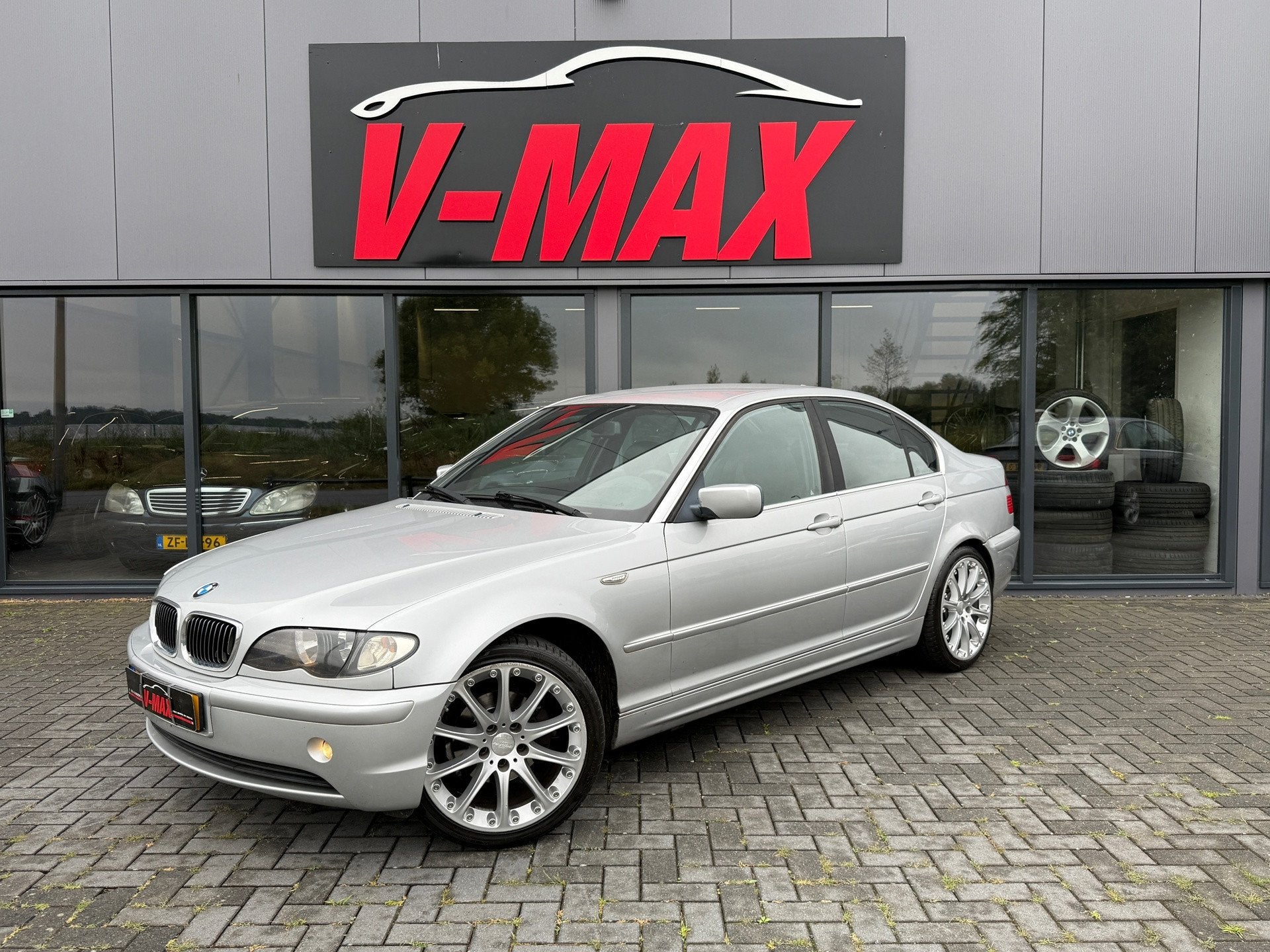 BMW 320i 2.2 AUT Special Exe NAP Leer Stoelvw Clima Trekhaak, Achterwielaandrijving, Gebruikt, Automatische klimaatregeling, 1600 kg