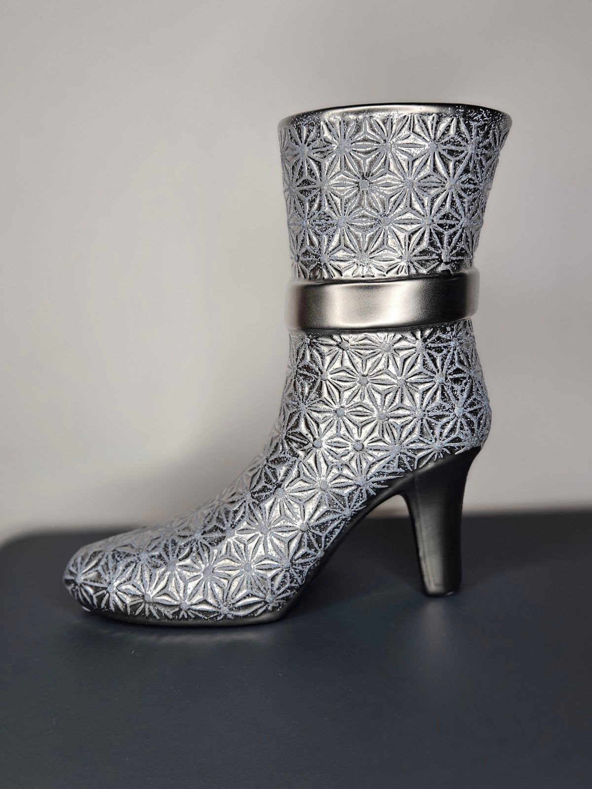Vaas "Laars" H.24.2cm, 24 cm, Gilde Handwerk, Export@Gildehandwerk.com, Nieuw