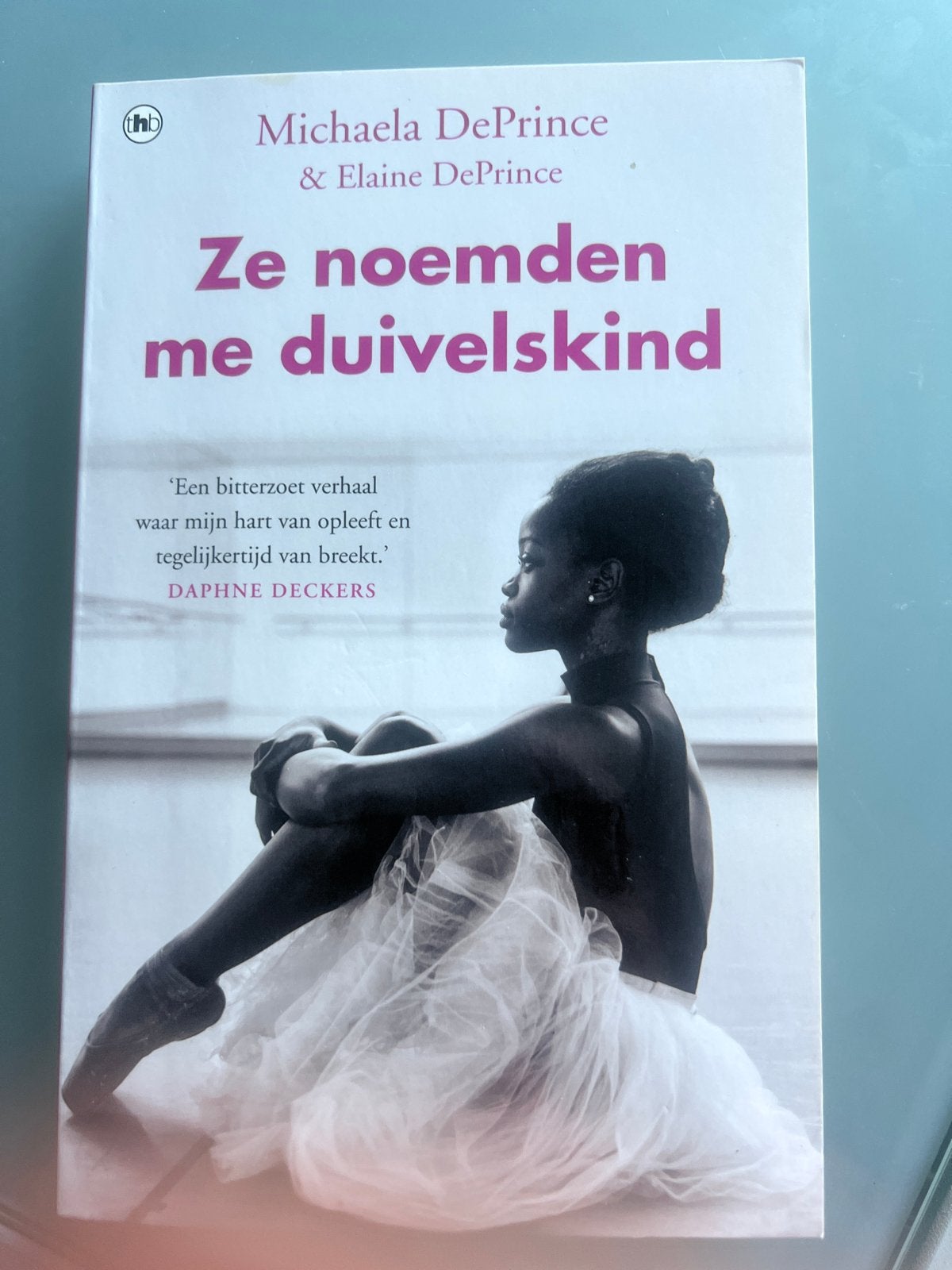Ze noemden me duivelskind - Michaela DePrince, Boeken, Ophalen of Verzenden, Gelezen, Overige