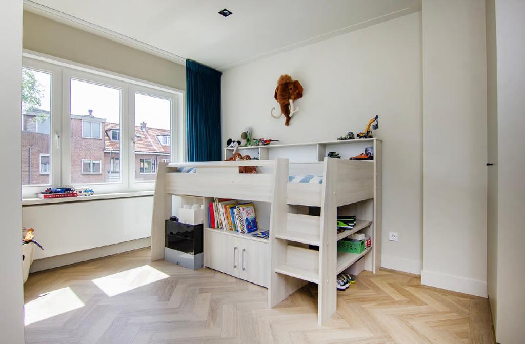 Kinderbed met uitschuifbaar bureau en opbergruimte, Huis en Inrichting, Slaapkamer | Stapelbedden en Hoogslapers, Ophalen, Eenpersoons