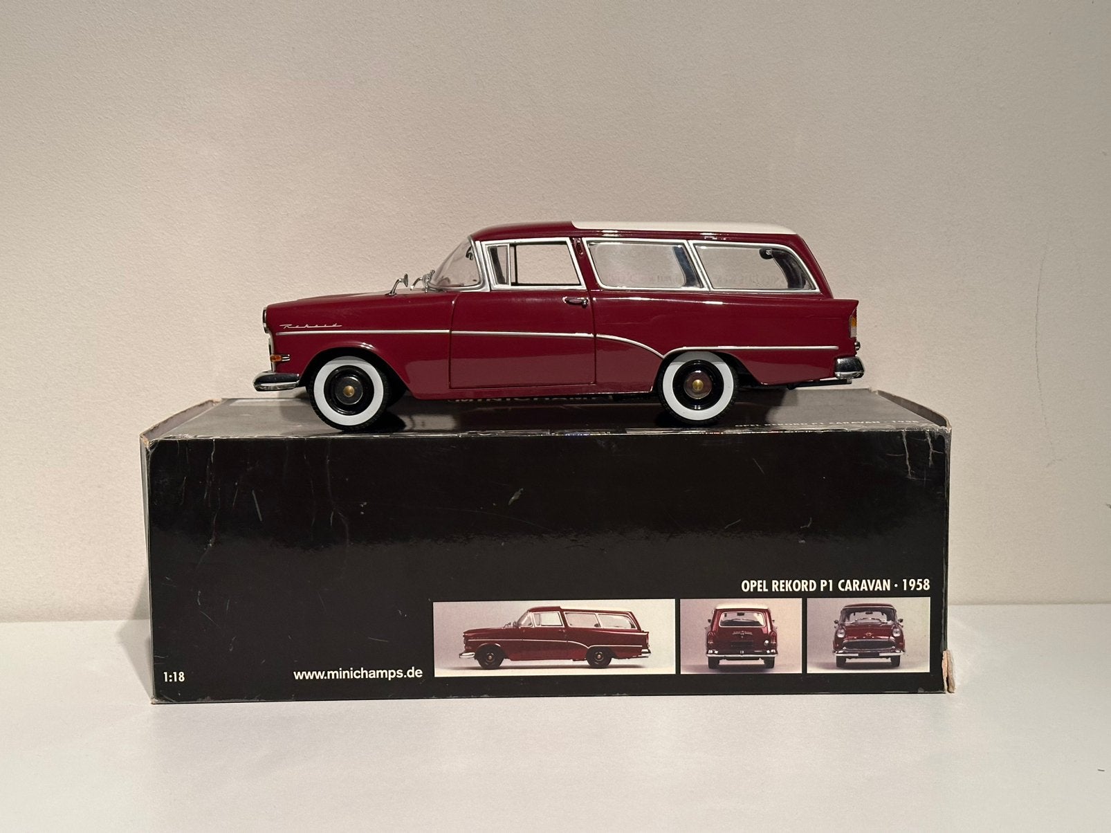 Opel Rekord Caravan | MiniChamps | schaal 1:18 | ZGAN, Hobby en Vrije tijd, Modelauto's | 1:18, Ophalen of Verzenden, Zo goed als nieuw