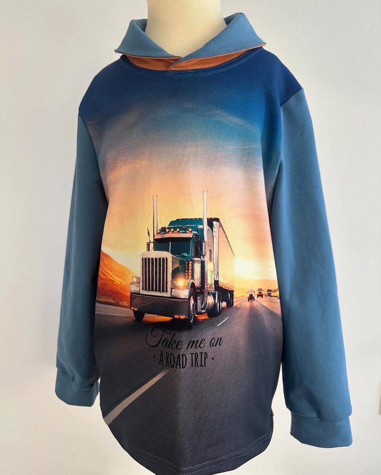 Sweater amerikaanse truck vrachtwagen maat 140, Kinderen en Baby's, Kinderkleding | Maat 140, Geen, Trui of Vest, Nieuw, Ophalen of Verzenden