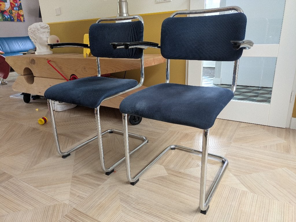 2x Gispen 201 XL stoelen blauw, Huis en Inrichting, Stoelen, Ophalen, Gebruikt, Twee, Blauw