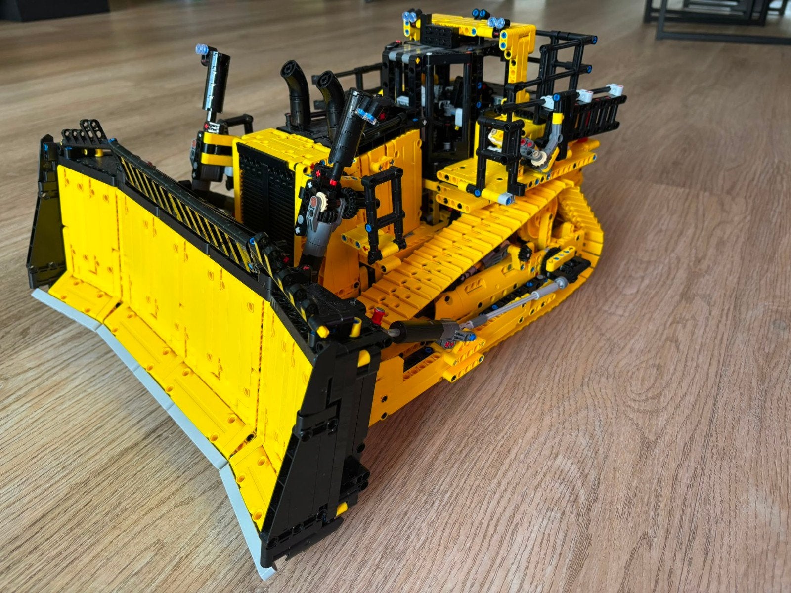 Lego Technic 42131 CAT D11 Bulldozer, Ophalen, Zo goed als nieuw
