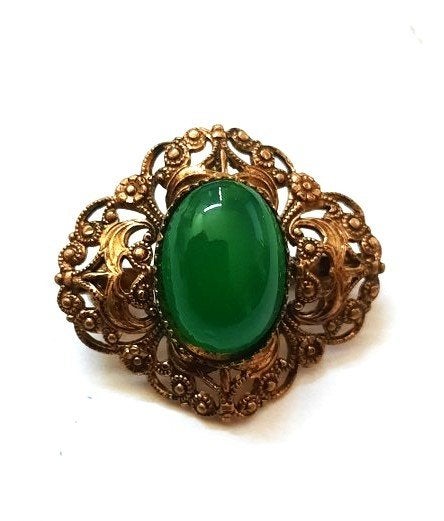Vintage filigrain broche met groene aventurijn cabochon 3187, Ophalen, Overige materialen, 4 tot 7 cm, Zo goed als nieuw