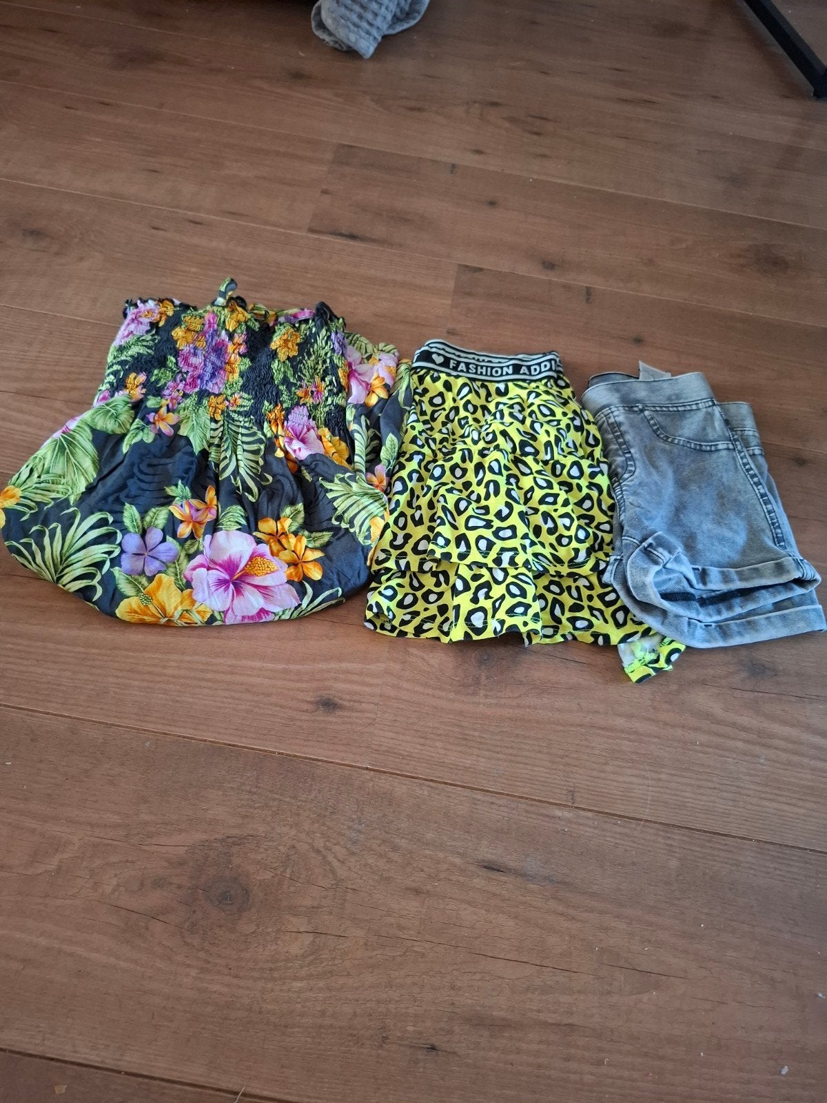 Zomerkleding set: jurk, rok en korte broek voor meisjes, Ophalen of Verzenden, H&M, Europe Kids, Meisje, Setje