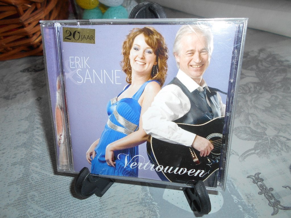 Erik  en Sanne, Ophalen of Verzenden, Zo goed als nieuw, Levenslied of Smartlap