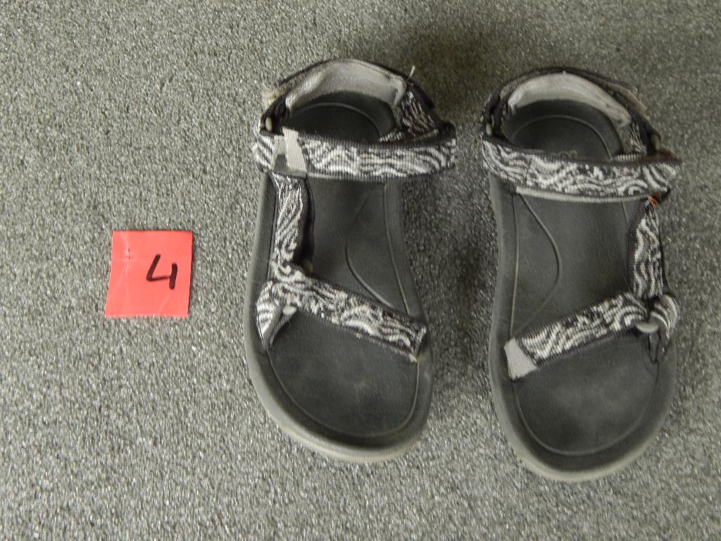 4) Teva sandalen , maat 27, Gebruikt, Jongen of Meisje, Overige typen, Teva