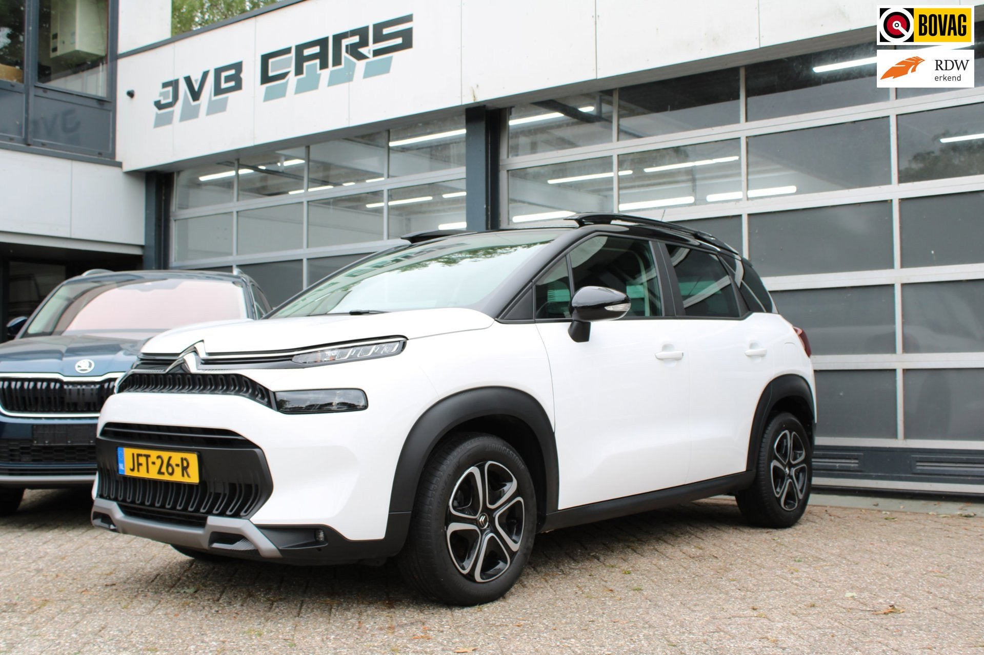 Citroen C3 Aircross 1.2 PureTech Shine Pack Business, Auto's, Voorwielaandrijving, Stof, Zwart, Wit