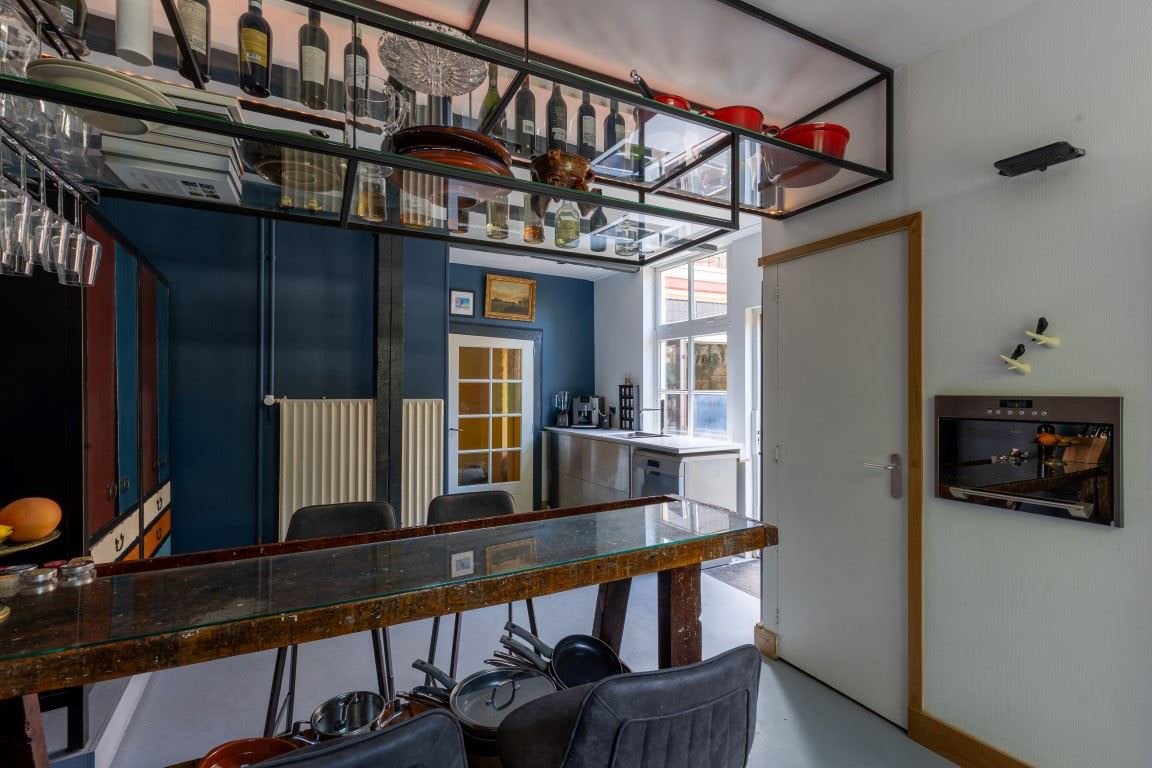 Multifunctionele bar/tafel met glazen blad en wieltjes, Ophalen, Glas, Gebruikt, 200 cm of meer