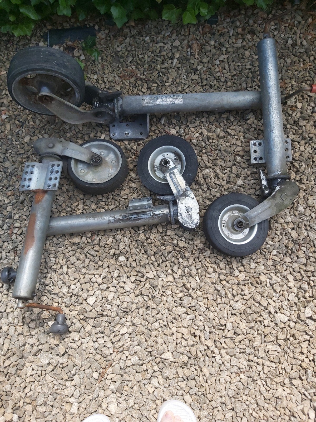 NEUSWIELEN+AANHANGWAGEN, Ophalen