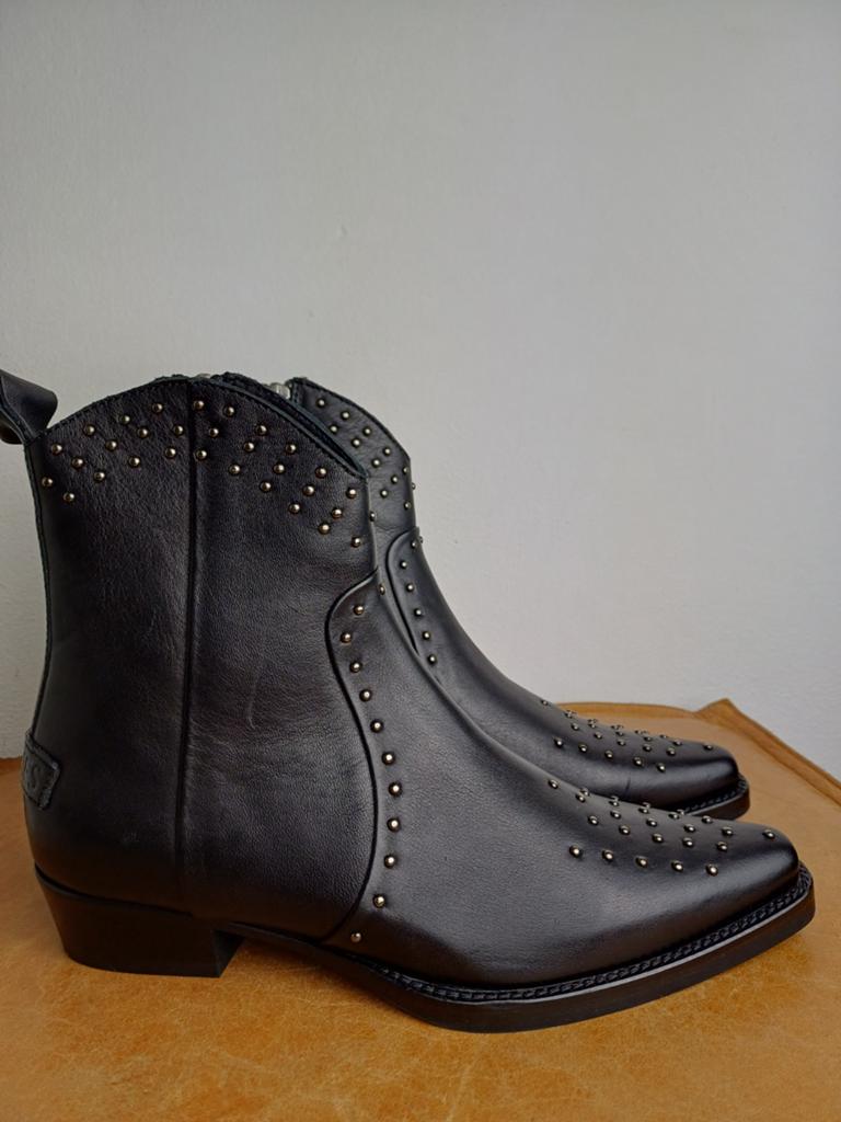 Western laarsjes zwart met studs Fred de la Bretoniere 37, Ophalen of Verzenden, Nieuw, Zwart