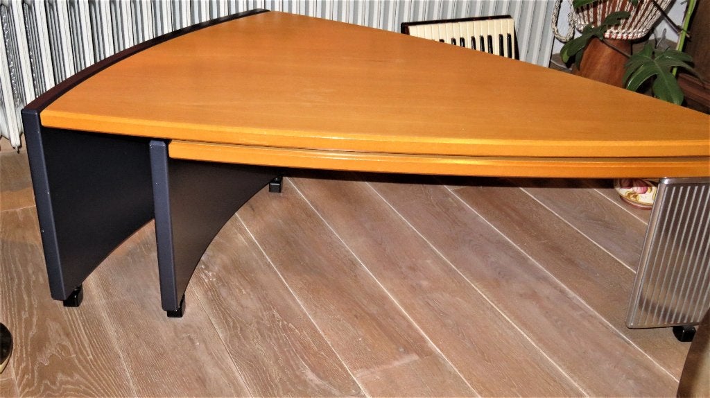 Leolux Xylena salontafel, mooi z.g.a.n. design tafel., Minder dan 50 cm, 100 tot 150 cm, Zo goed als nieuw, Overige vormen