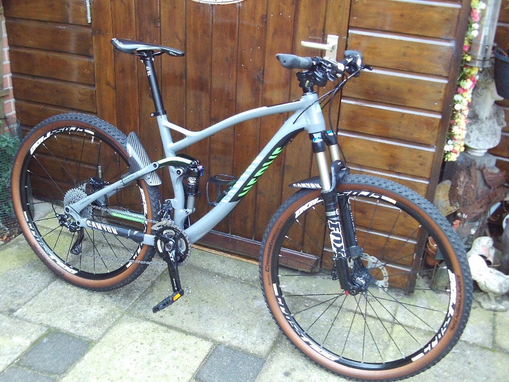 CANYON NERVE  -  29 INCH    FUEL SUSPENSION . MAAT M\L, Fietsen en Brommers, 49 tot 53 cm, Zo goed als nieuw, Schijfrem, Ophalen