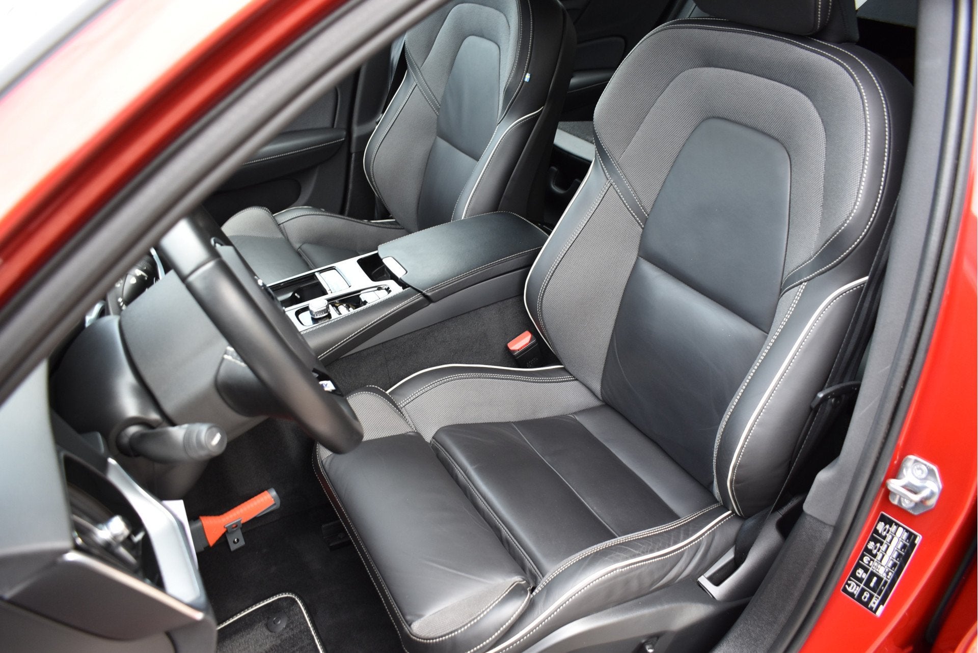 Volvo S60 2.0 T6 AWD Twin Engine R-Design Navi Leder Full Le, Auto's, Automaat, Gebruikt, Euro 6, 4 cilinders