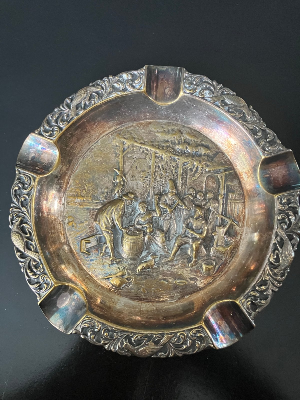 Antieke zilverkleurige asbak met gedetailleerde gravure, Antiek en Kunst, Ophalen, Zilver
