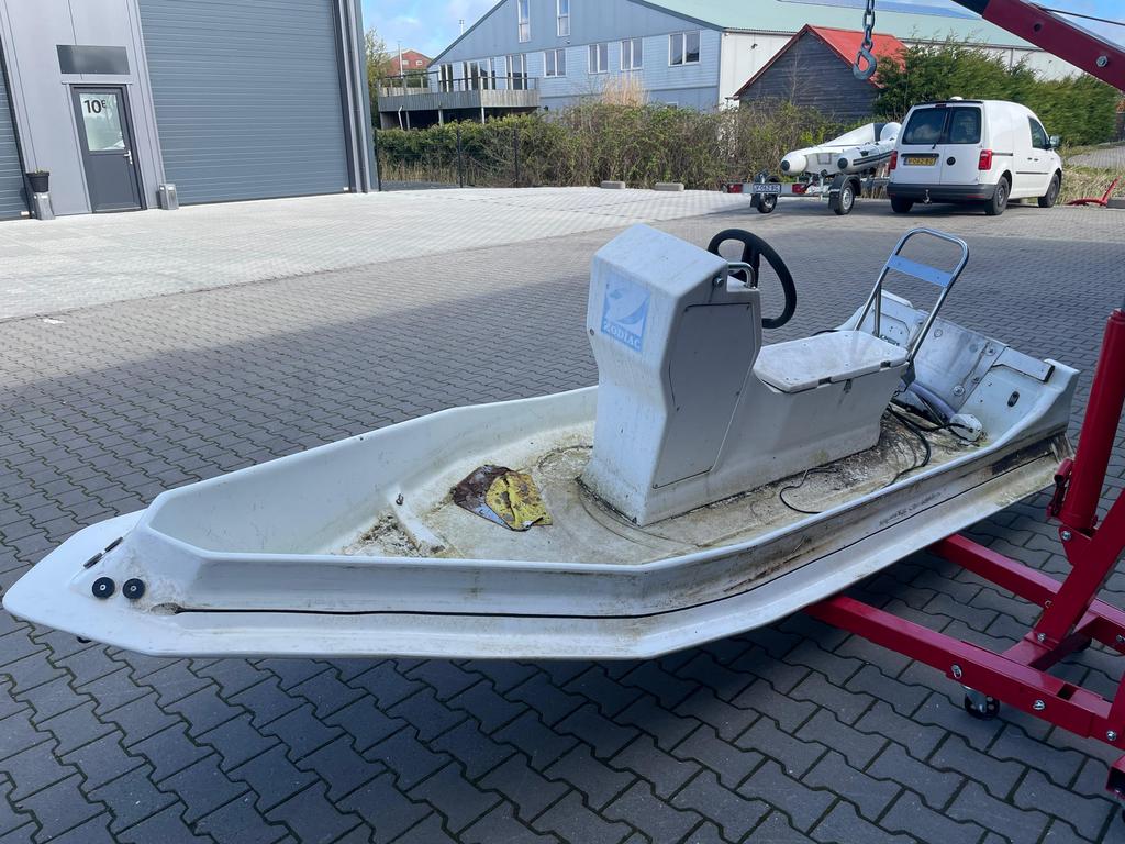 Zodiac RIB 470 polyester romp, Ophalen, Zo goed als nieuw, Overige typen, Motorboot