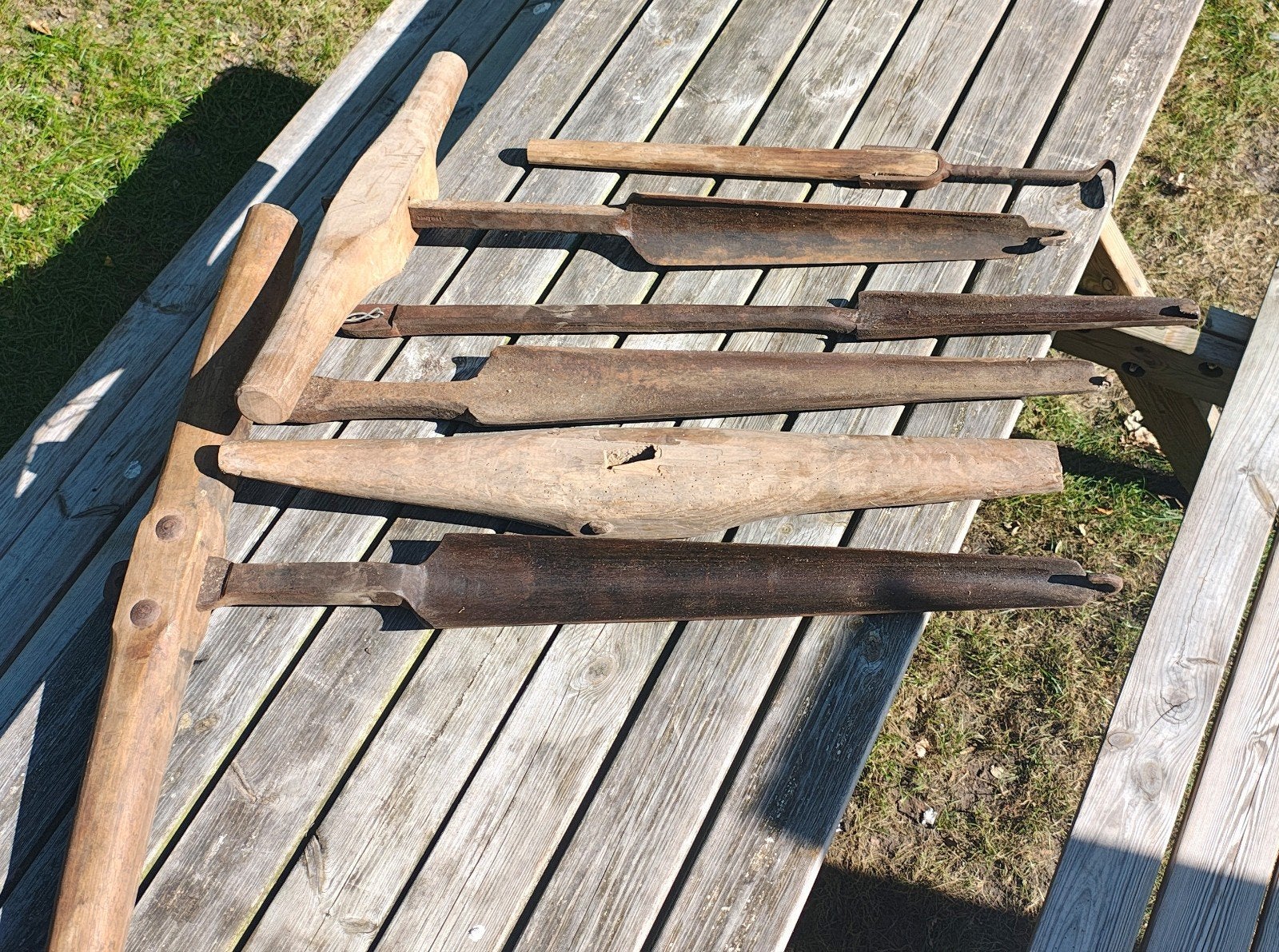Oud Wagenmakers gereedschap., Ophalen