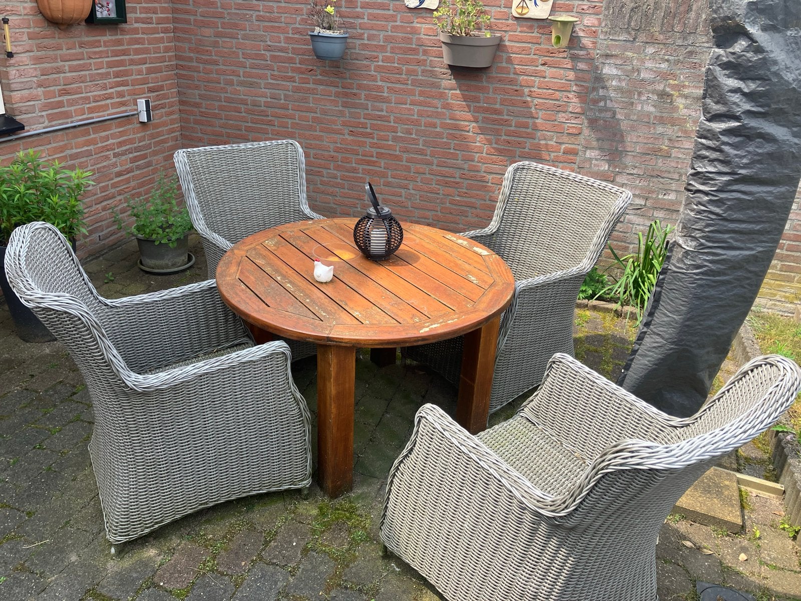 Robuuste en kwalitatieve tuinset voor de zomer, Ophalen, 4 zitplaatsen, Kunststof, Gebruikt